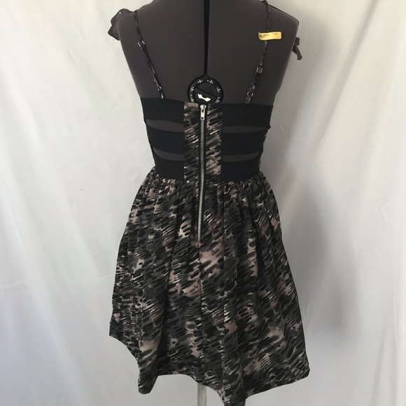 Metropark Sixty Printed Dress with Bandage Back, Size XS 🔴CLEARANCE🔴 - Picture 4 of 4